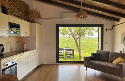Sant Jaume dels Domenys Cottage | Rural Cabernet. Romantic loft overlooking the vineyards.