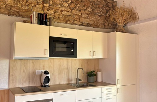 Sant Jaume dels Domenys Cottage | Rural Cabernet. Romantic loft overlooking the vineyards.