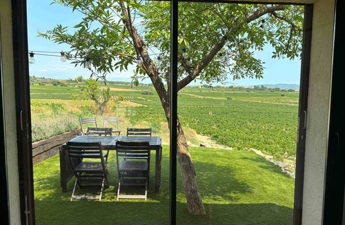 Sant Jaume dels Domenys Cottage | Rural Cabernet. Romantic loft overlooking the vineyards.