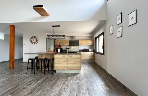 Saint-Sauvy Cottage | Rural family retreat - heated pool & kid friendly