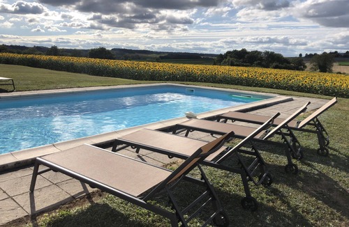 Saint-Severin House | Rural Farmhouse, Bright Open Plan, Private Infinity Pool, NEW kitchen/lounge