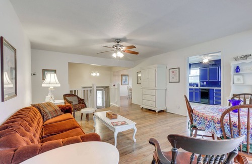 Berryville House | Rural Group Getaway w/Creek Access in Berryville!