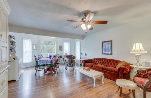 Berryville House | Rural Group Getaway w/Creek Access in Berryville!