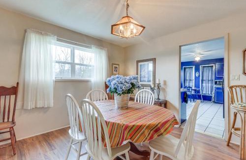 Berryville House | Rural Group Getaway w/Creek Access in Berryville!