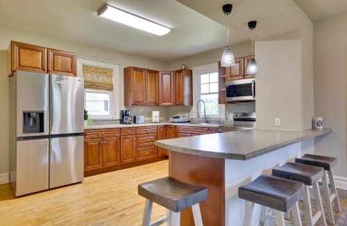 Hixton House | Rural Hixton Vacation Home: Gas Grill & Porch!