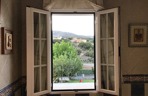 Santa Cruz de Pinares Ski Chalet | Rural House "Entrepinos". Ideal for family and groups. Private space with views