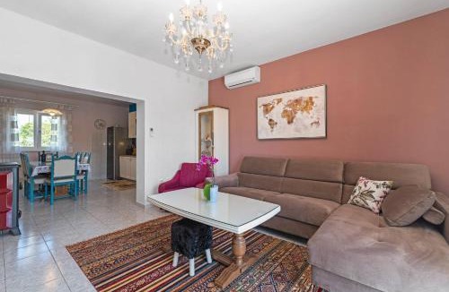 Unesic House | Rural Holiday Home Endi