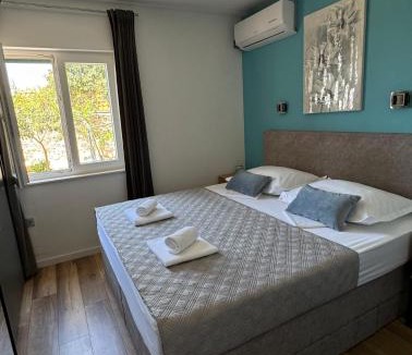 Vinisce House | Rural home Basin dvor with jacuzzi