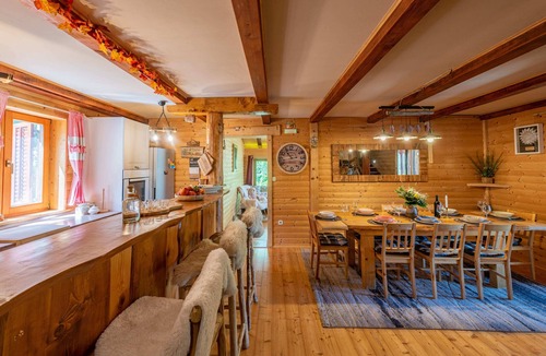 Municipality of Gracac House | Rural home in nature with jacuzzi, sauna and entertainment amenities