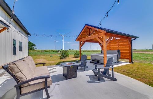 Myra House | Rural Home w/Hot Tub < 7 Mi to Winery & Golfing
