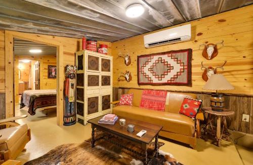 Tarpley House | Rural & Horse-Friendly Cabin ~ 24 Mi to Bandera!