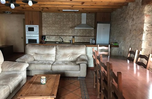 Castro de Fuentiduena House | Rural House 'Gemelas Del Duratón' with Mountain Views, Private Garden and Wi-Fi