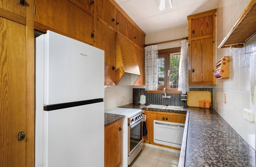 L'Ametlla del Valles House | Rural House 'La Caseta' with Mountain Views, Wi-Fi, and Air Conditioning