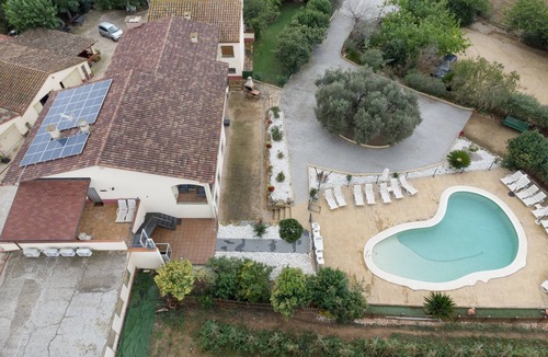 L'Ametlla del Valles House | Rural House 'La Caseta' with Mountain Views, Wi-Fi, and Air Conditioning