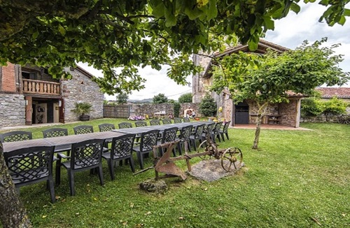 Larraun Cottage | Rural House APEZETXEA Landetxea, Arruitz (Larraun) between 8 to 33 people.