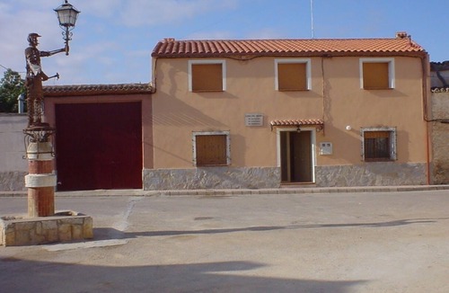 Alcala del Jucar Cottage | Rural house "casa del cerro" barbecue fireplace patio 350m, river beach 5min