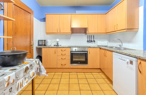 Sant Esteve d'en Bas House | Rural House 'Can Guidic' with Mountain Views, Private Pool and Wi-Fi