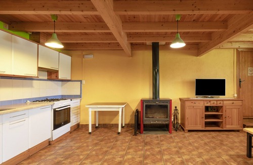 Balsareny House | Rural House 'Cal Panxeta' with Mountain Views, Wi-Fi and Air Conditioning