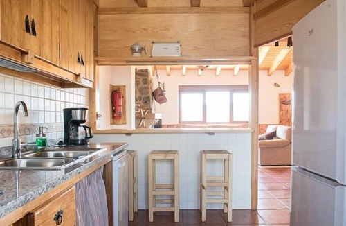 Hoyos del Collado Cottage | Rural house (full rental) El Rondillo de Gredos for 6 people