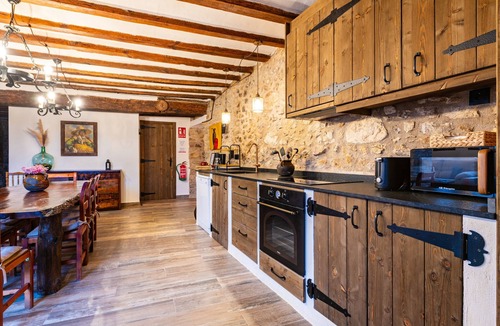 Vilafranca House | Rural House 'Parreta Estancia El Refugio' with Mountain Views, Private Terrace and Private Garden