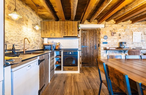 Vilafranca House | Rural House 'Masía La Parreta' with Mountain Views, Private Terrace and Private Garden