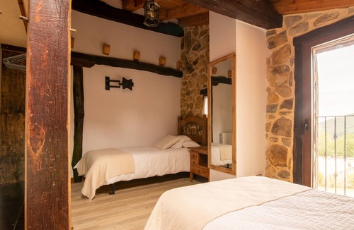 Iurreta Cottage | Rural House, in the center of the Basque Country, all mountains and horses