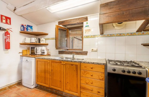 Gargalla House | Rural House 'La Caseta De Sant Grau' with Mountain Views, Shared Pool and Wi-Fi