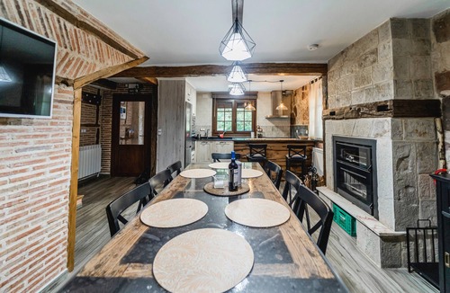 Valmala House | Rural House La Genciana with Mountain Views and Wi-Fi in Valmala