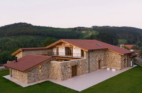 Muxika Cottage | Rural house ORUE BASERRIA in URDAIBAI-with jacuzzi and sauna