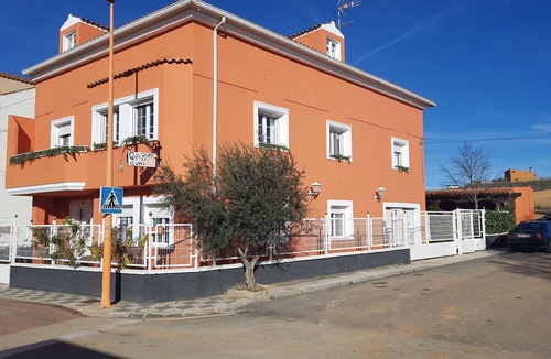 Cuenca Cottage | RURAL HOUSE THE WILLOW. 2.5 km from the city of Cuenca. Groups of up to 23 people