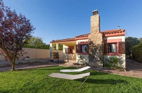 Anon de Moncayo Cottage | rural house with private garden and barbecue.