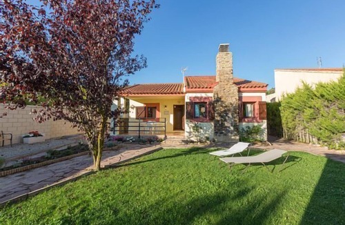 Anon de Moncayo Cottage | rural house with private garden and barbecue.