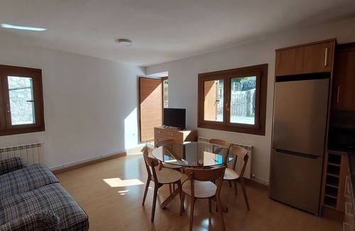 Vilaller Apartment | Rural House with authentic apartments 1.340m, with garden, bbq and terrace