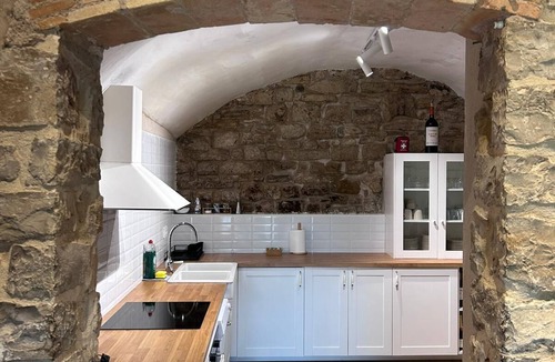 Llorac Cottage | Rural House With Jacuzzi