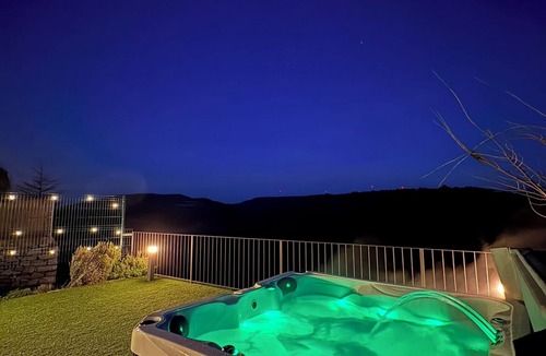Llorac Cottage | Rural House With Jacuzzi