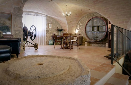 Capmany Villa | Rural house with pool and jacuzzi (Can Llobet - Requesens)