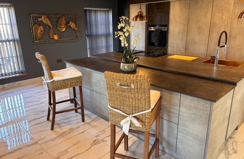 Ardens Grafton Apartment | Rural Lake View Retreat, Free Parking