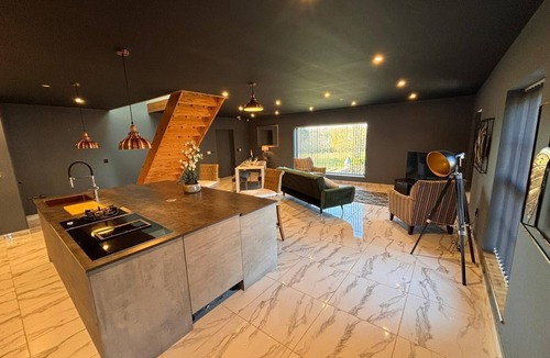 Ardens Grafton Apartment | Rural Lake View Retreat, Free Parking