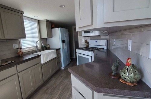 Lincoln House | Rural Lincoln Tiny House - country feel with fast freeway access