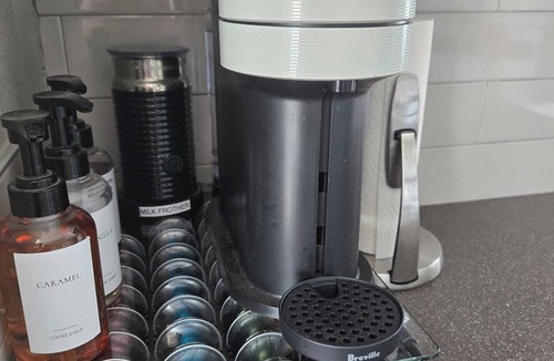 Lincoln House | Rural Lincoln Tiny House - country feel with fast freeway access