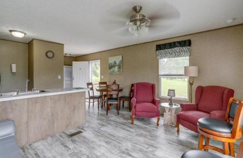 Boswell House | Rural Mt Olive Cabin Rental w/White River View!