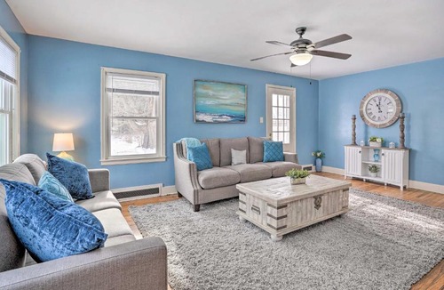 Minetto House | Rural Oswego Cottage on 50-Acre Orchard & Farm!