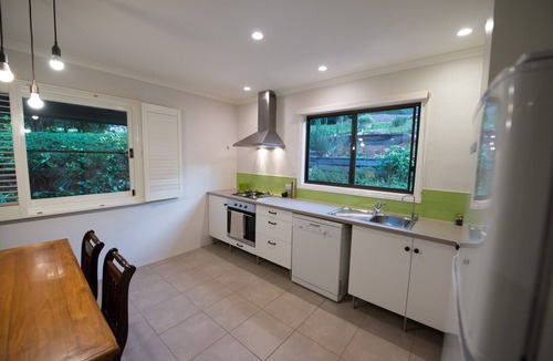 Eureka Cottage | Rural paradise with rainforest views