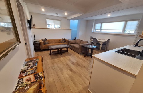 Scugog Apartment | Rural Quaint Lakeview Apartment