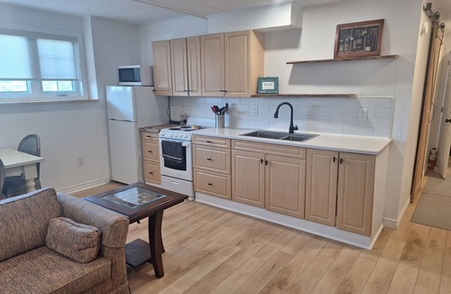 Scugog Apartment | Rural Quaint Lakeview Apartment