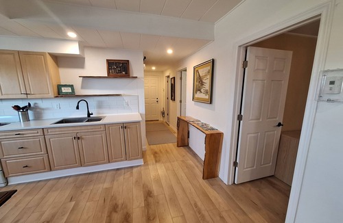 Scugog Apartment | Rural Quaint Lakeview Apartment