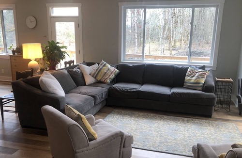 White Salmon House | Rural Retreat close to Everything