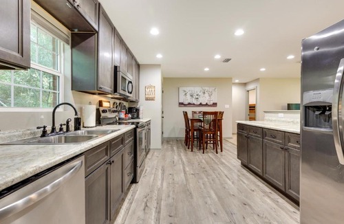Walker Springs House | Rural Retreat w/Covered Porch Near Jackson