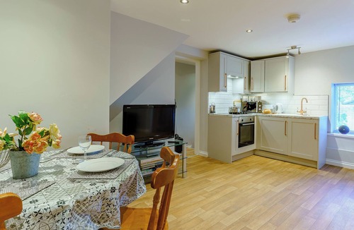 Neath Cottage | Rural romantic getaway for two.