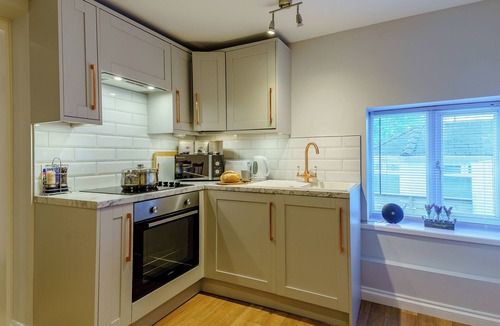 Neath Cottage | Rural romantic getaway for two.